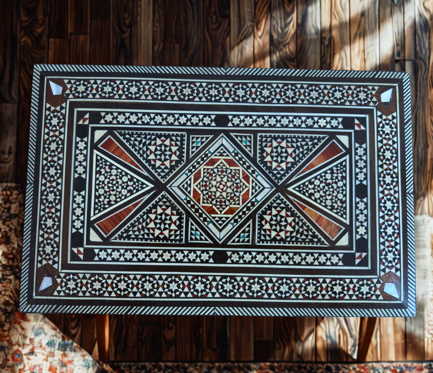 Vintage 1970 Damascene Mozaïek Sieradendoos – Handgemaakte Oosterse Inleg met Parelmoer