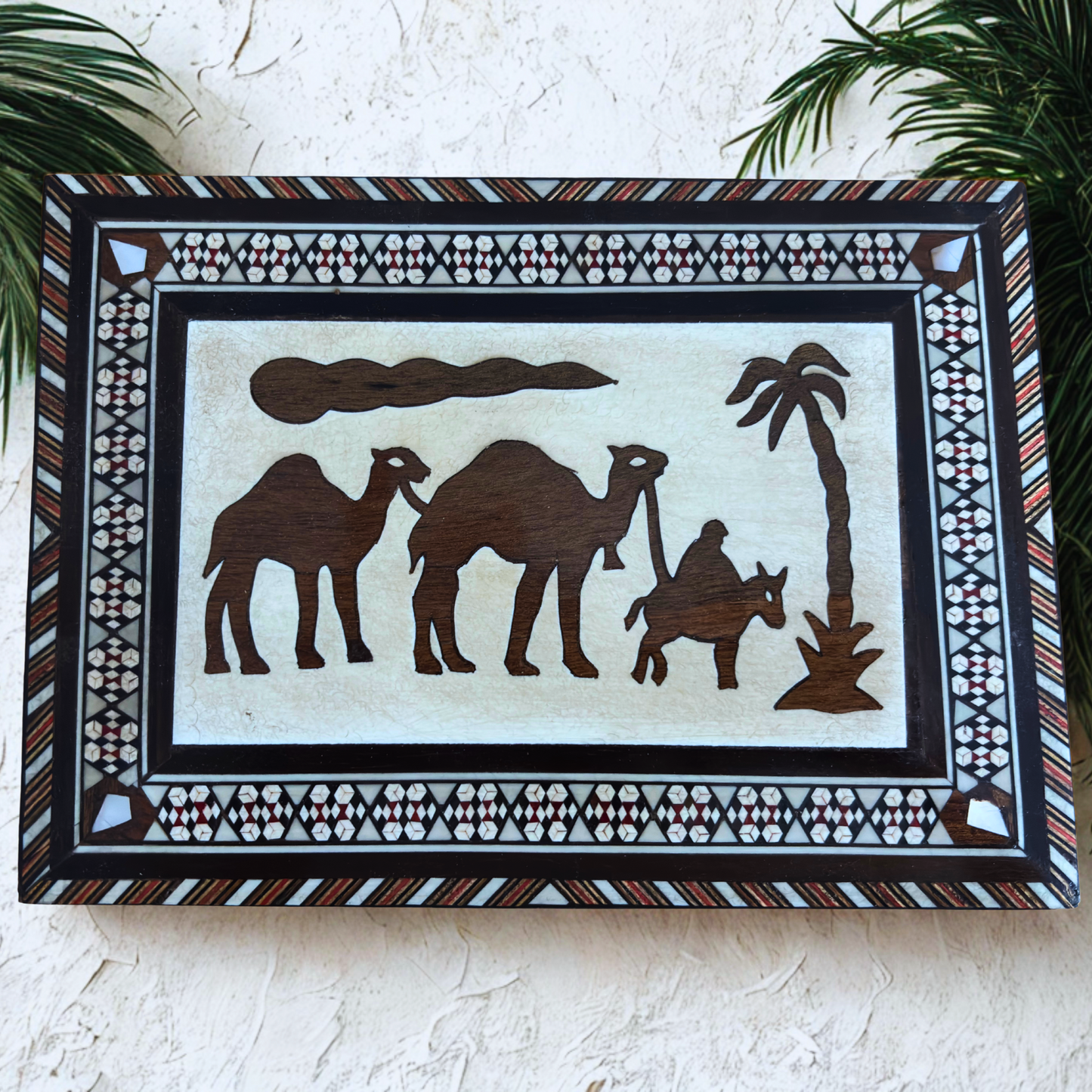 Vintage camel mozaïek sieradendoos – Handgemaakt Damascene kunstwerk uit 1970 met parelmoer inleg