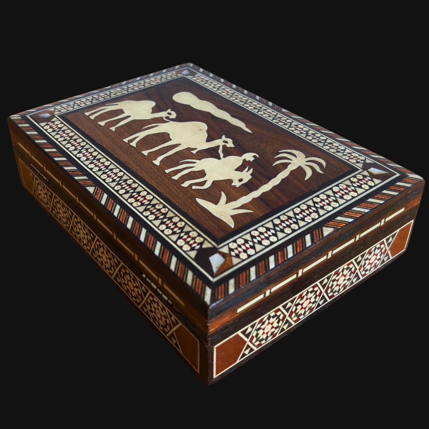 Vintage Damascene mozaïekdoos uit de jaren ’70, kameelmotief, handgemaakte Syrische bewaardoos