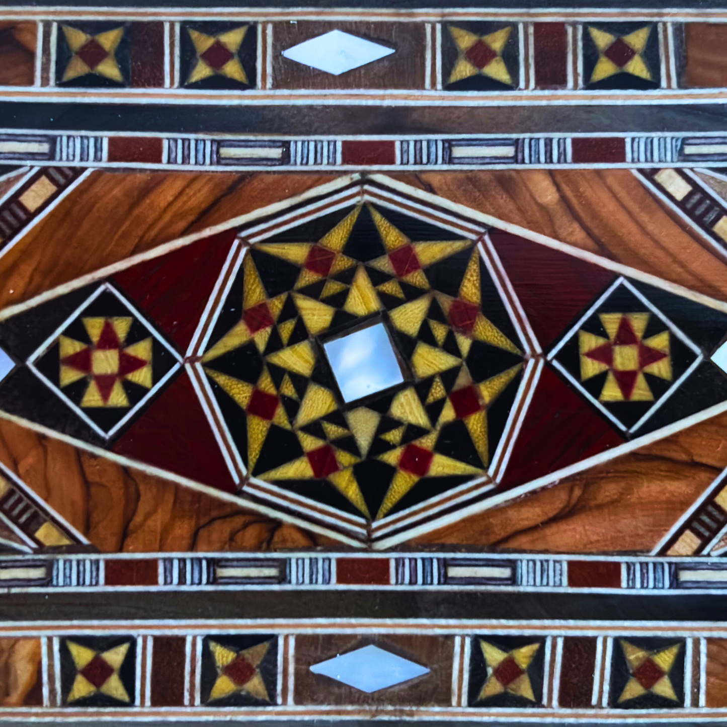 Şam Mozaik Kalem, Takı ve Tesbih Kutusu – Sedef Kakmalı El Yapımı