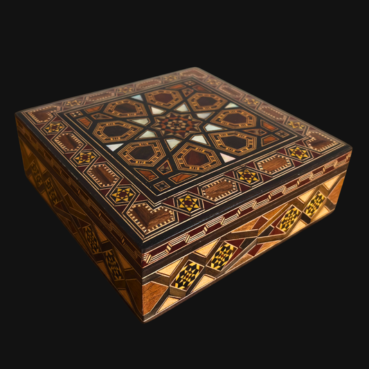 Caixa Damasquina de Gaby Al Dayeh – Madrepérola e Veludo