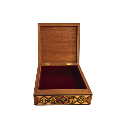 Caja de Mosaico Damasquino Hecha a Mano por el Maestro Gaby Al Dayeh – Nácar y Terciopelo