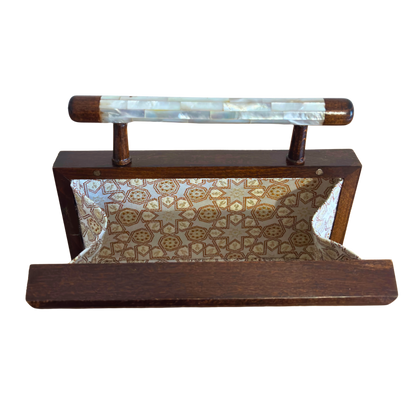 Der Garten der Geheimnisse – Handgefertigte Damaszener Clutch aus Nussbaumholz mit Geometrischen & Botanischen Perlmuttintarsien
