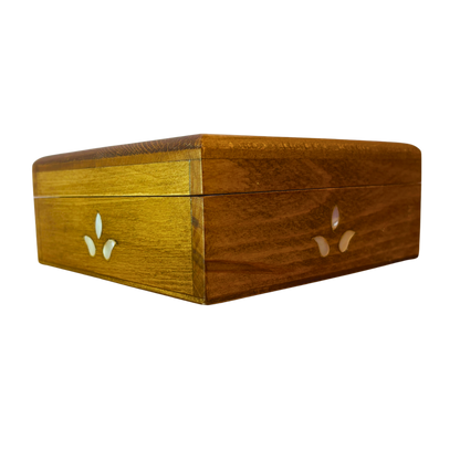 صندوق دمشقي فاخر – تطعيم بالصدف وبراعة المشغل العربي