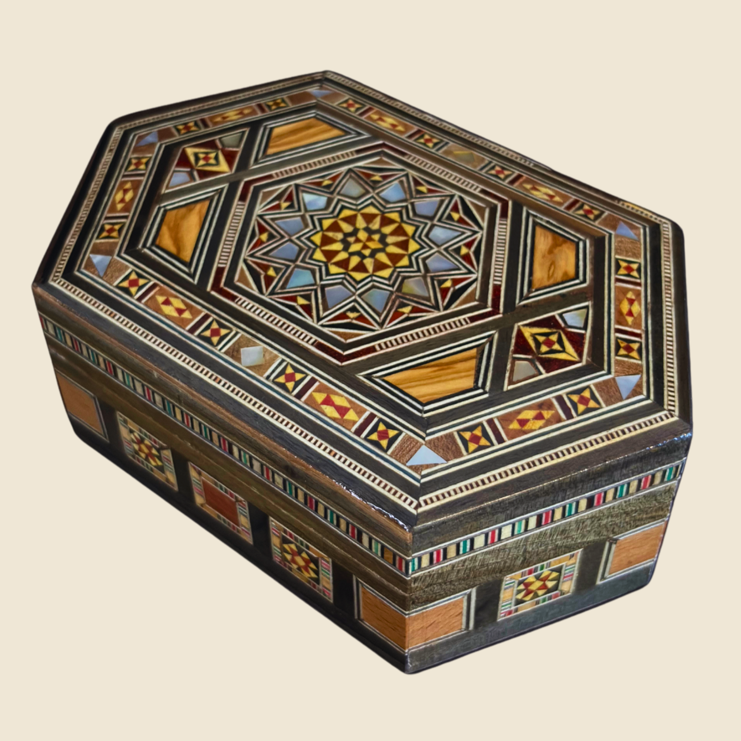 Handgefertigte Mosaik-Schatulle aus Damaskus – Perlmutt & Samt